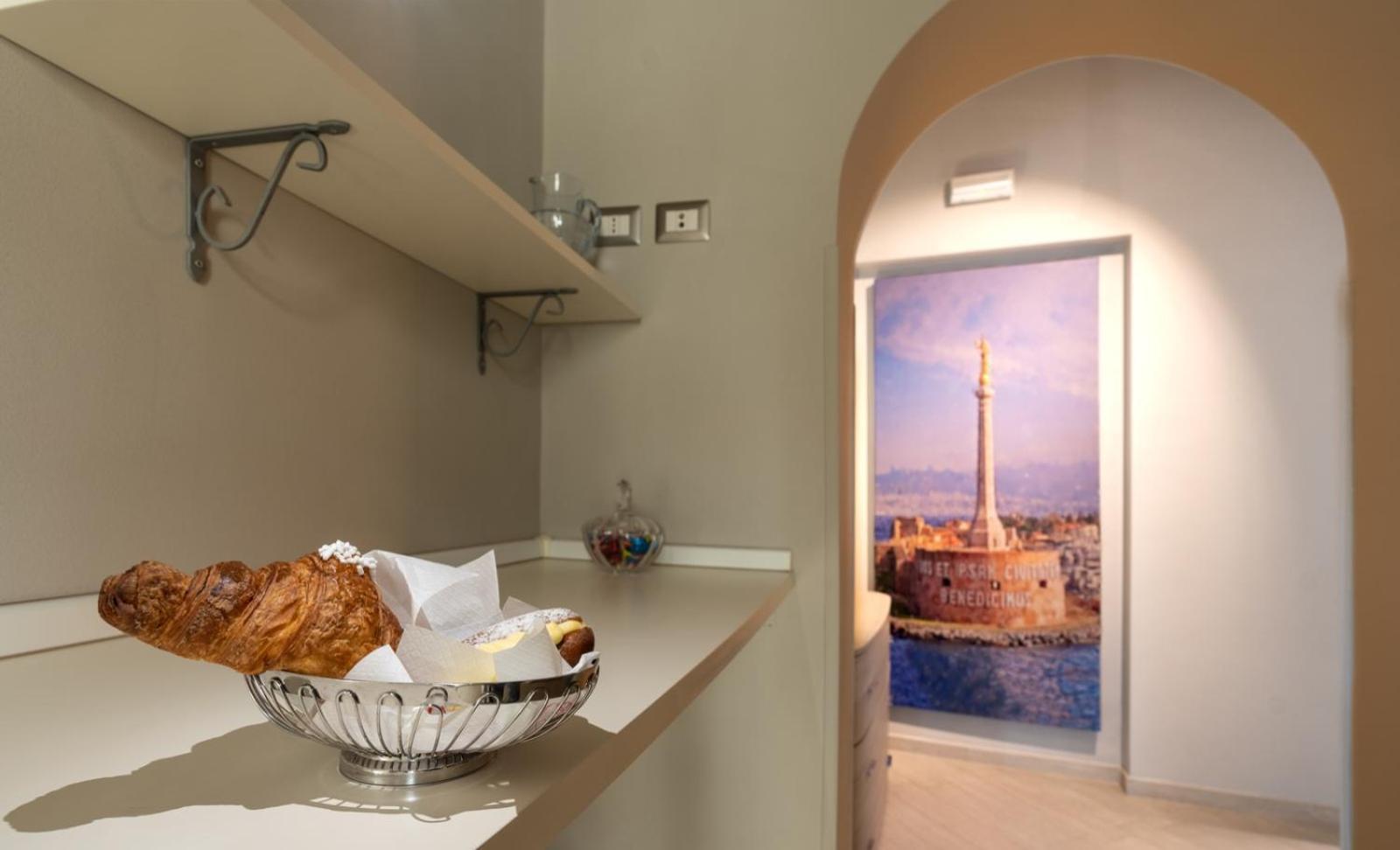 Conte Cavour Hotel Месина Екстериор снимка